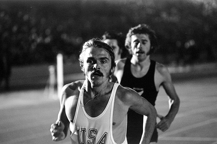 phil knight steve prefontaine