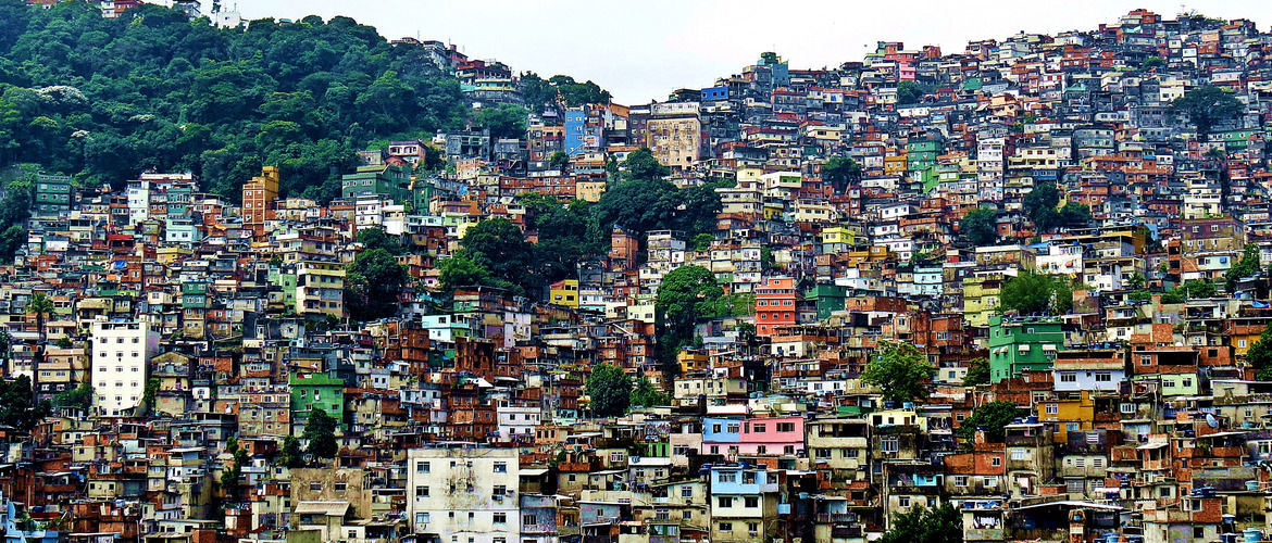 Hero favela header