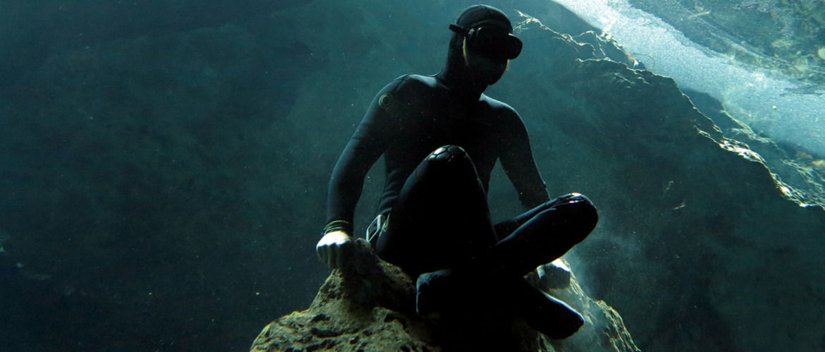 Hero freediving header diversion